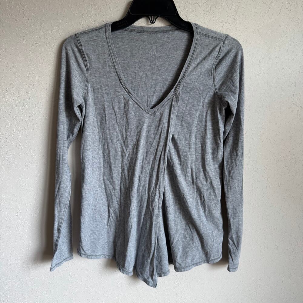 Lululemon Gray Knot a Problem Long Sleeve V-Neck Tee Womens M Athletic